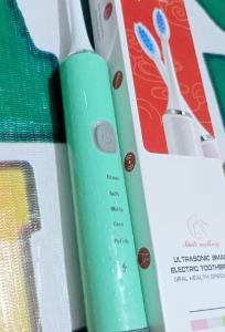 Chargeable Vibrating tooth brush